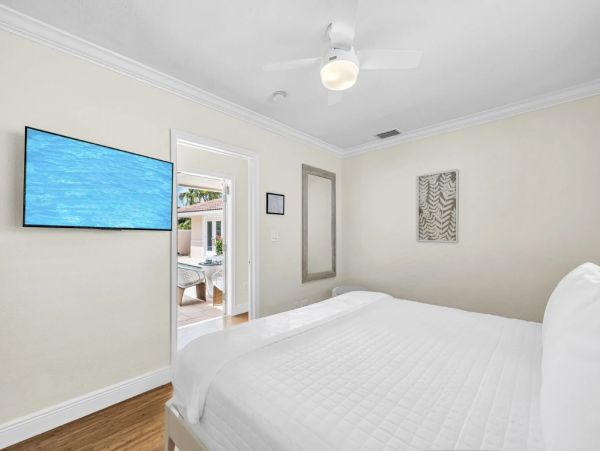 Fort Lauderdale Vacation Rental - Courtyard Pool Home Near Beach